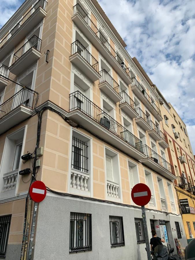 Encantador Alojamiento Junto Al Vibrante Corazon De Madrid Rio Esterno foto